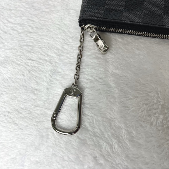 COPY - Louis Vuitton key pouch Used Gently - Picture 10 of 14